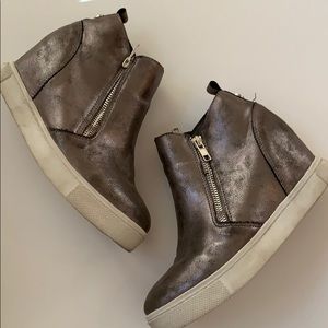 Steve Madden double-zip wedge sneaker - 4C
